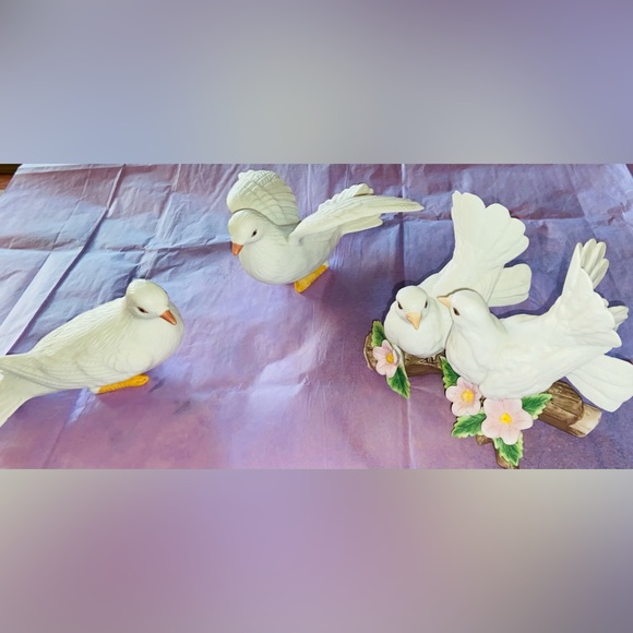 🕊️Vintage Homco White🕊️in EUC 2 Single Birds + 2 More on a Stump w/3 🌸 & 4 🍃 - Picture 11 of 16